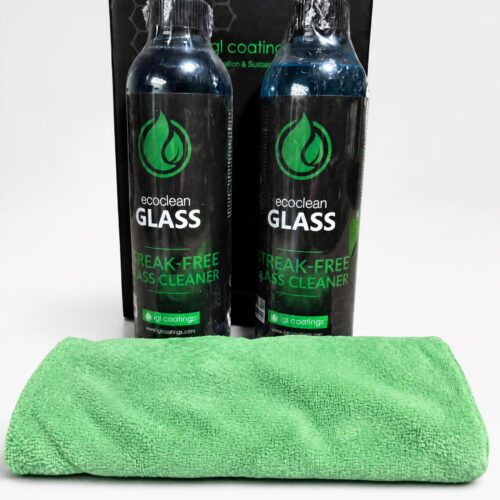 IGL Ecoclean Glass duopack 2 x 500 ml met groene coatingdoek Twee flessen IGL Ecoclean Glass van 500 ml met zwarte etiketten en een groene coatingdoek